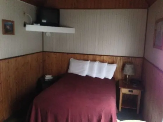 Mail Car, 2 Queen Beds