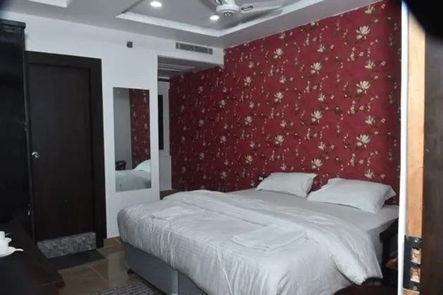 Luxury Tek Büyük Yataklı Oda