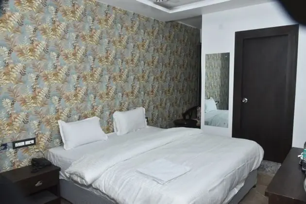 Luxury Tek Büyük Yataklı Oda