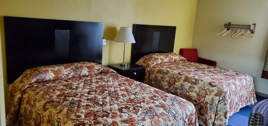 Standard Oda, 2 Büyük (Queen) Boy Yatak, Muhtelif Manzaralı (2 Queen Beds Non Smoking)