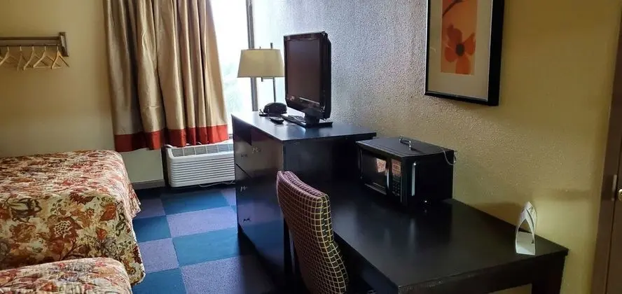 Standard Oda, 2 Büyük (Queen) Boy Yatak, Muhtelif Manzaralı (2 Queen Beds Non Smoking)