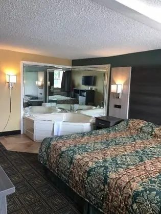 Standard Oda, 1 En Büyük (King) Boy Yatak, Sigara İçilebilir, Sıcak Su Küveti