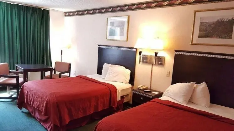 Traditional Tek Büyük Yataklı Oda