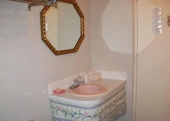 Standard Room with 2 Beds, Non Smoking