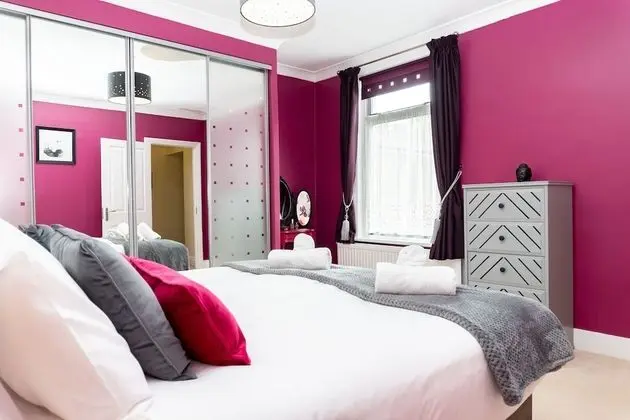 Family Ev, Özel Banyo, Bahçe Manzaralı (Red Cherry House)
