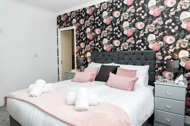 Family Ev, Özel Banyo, Bahçe Manzaralı (Red Cherry House)