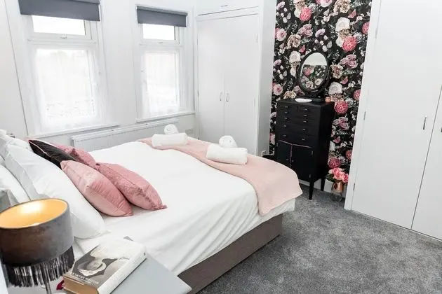 Family Ev, Özel Banyo, Bahçe Manzaralı (Red Cherry House)