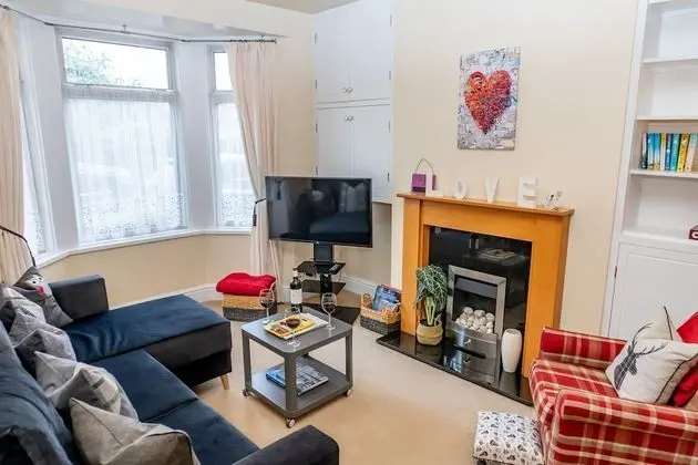 Family Ev, Özel Banyo, Bahçe Manzaralı (Red Cherry House)
