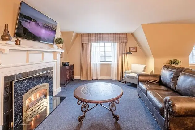 The Highland One Bedroom Suite