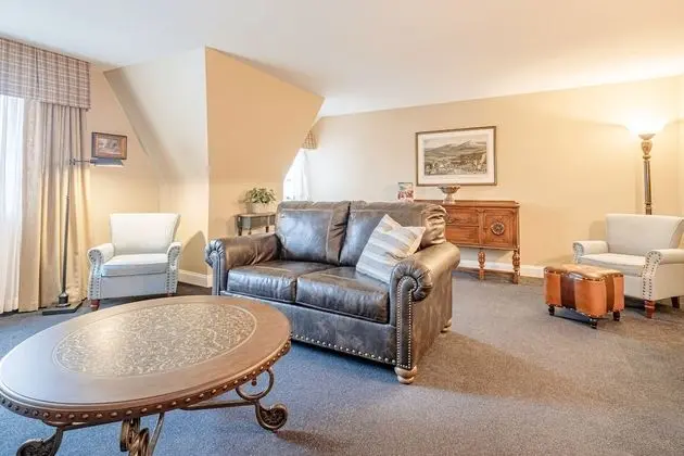 The Highland One Bedroom Suite