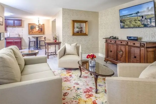 The Oxford One Bedroom Suite