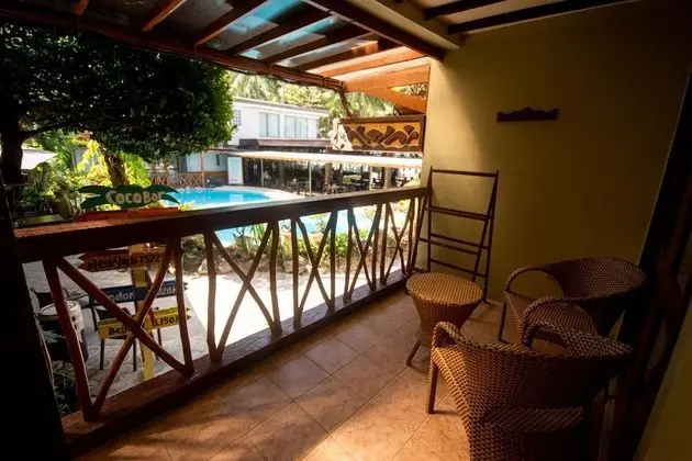 Deluxe Poolview