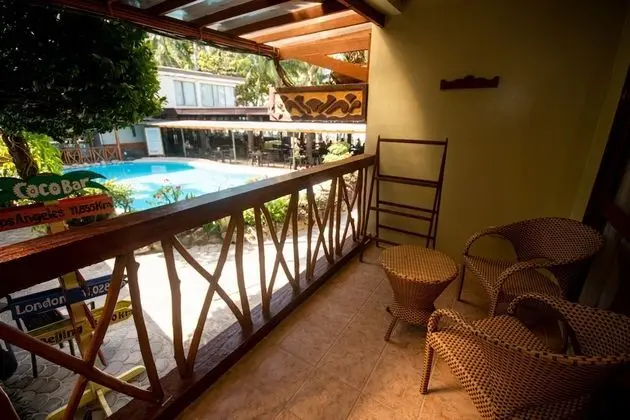 Deluxe Poolview