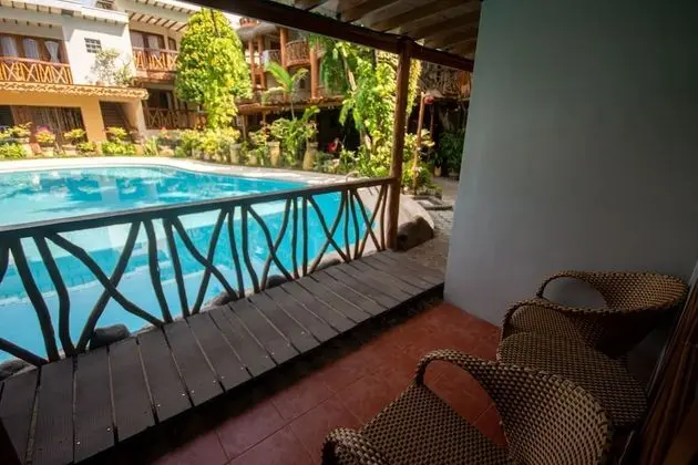 Deluxe Poolview