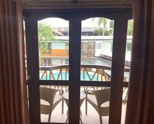 Deluxe Poolview