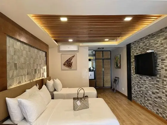 Premier Poolview