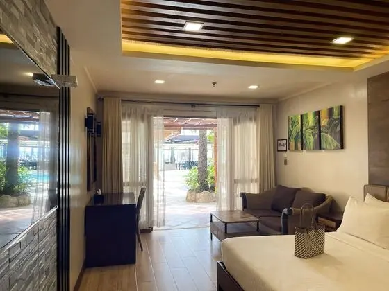 Premier Poolview