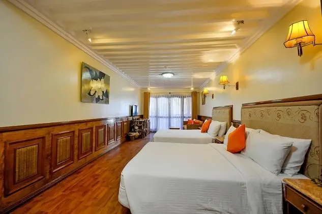 Suite Poolview