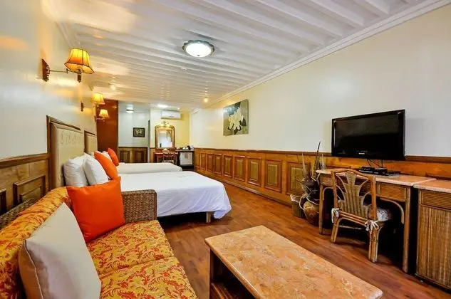Suite Poolview