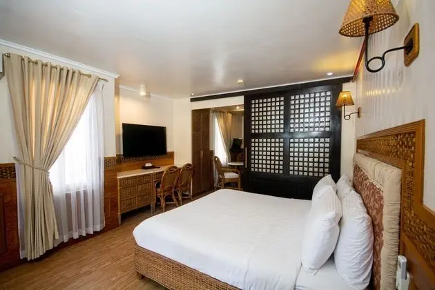 Suite Poolview