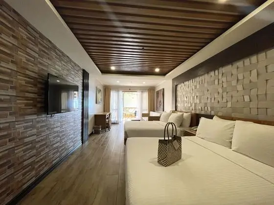 Suite Poolview