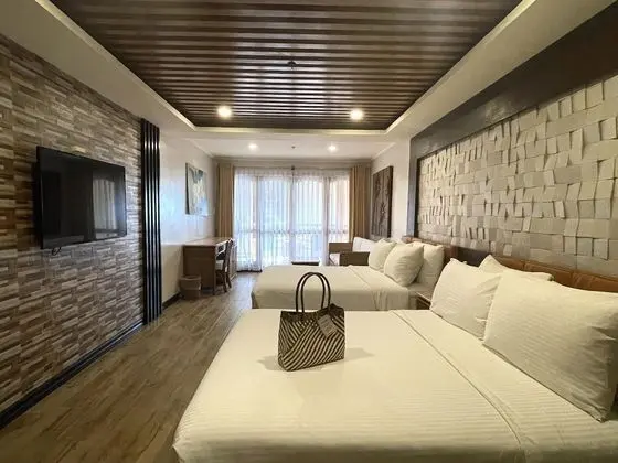 Suite Poolview