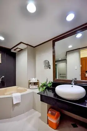 Suite Poolview