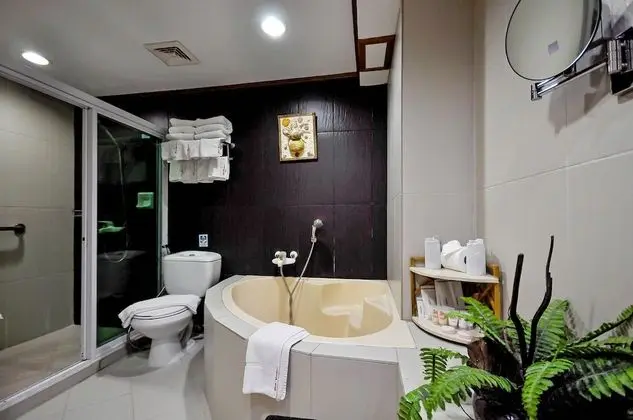 Suite Poolview