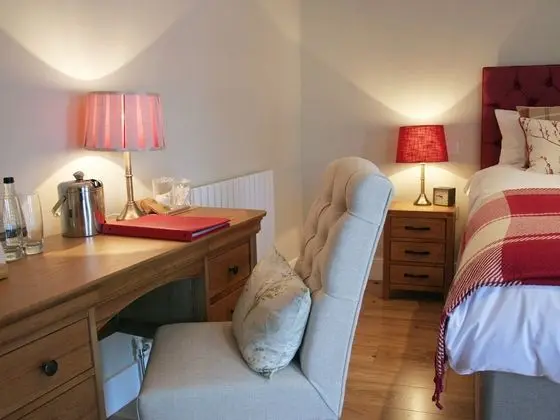 Tek Büyük veya İki Ayrı Yataklı Oda, Engellilere Uygun (Drury - Disabled Friendly)