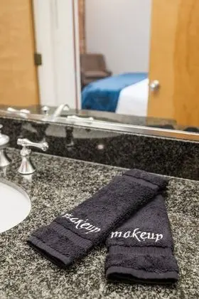 Apart Daire (3-KING Beds Center Of D-TWN LUXURY On)