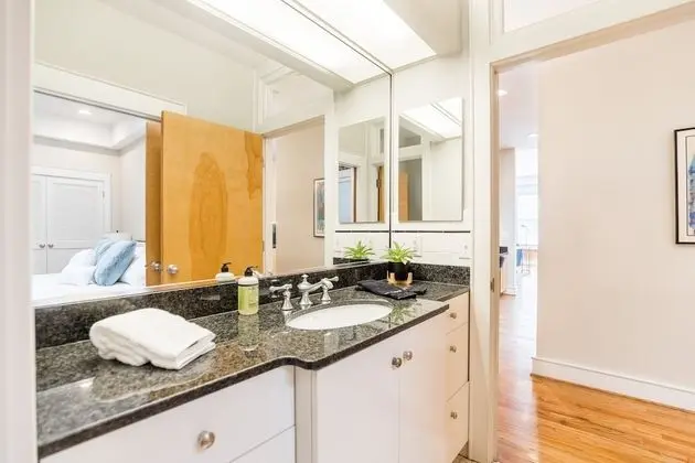 Apart Daire (3-KING Beds Center Of D-TWN LUXURY On)