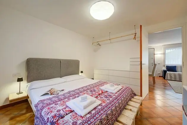 Family Apart Daire, 1 En Büyük (King) Boy Yatak ve Çekyat (Red Door Apartment Private Terrace)