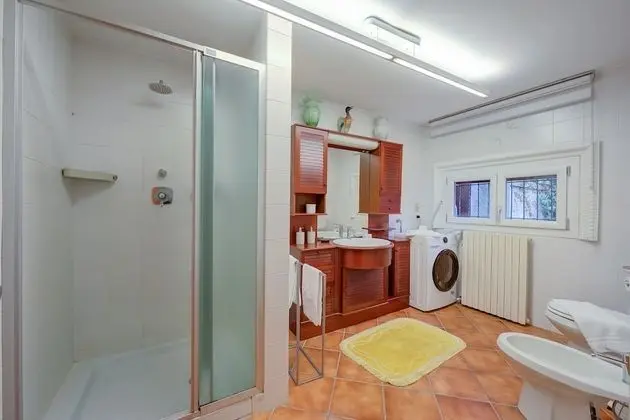 Family Apart Daire, 1 En Büyük (King) Boy Yatak ve Çekyat (Red Door Apartment Private Terrace)