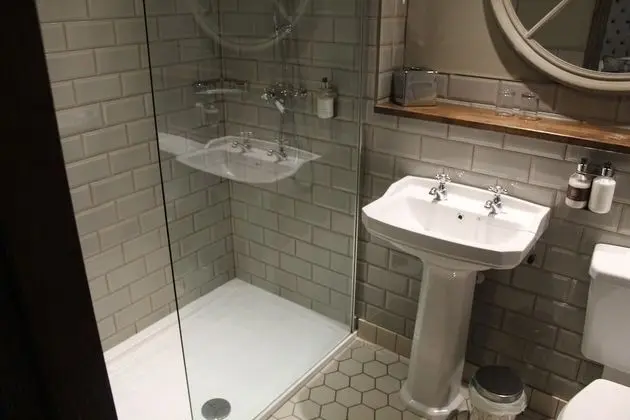 Standard Tek Büyük Yataklı Oda, Banyolu/Duşlu