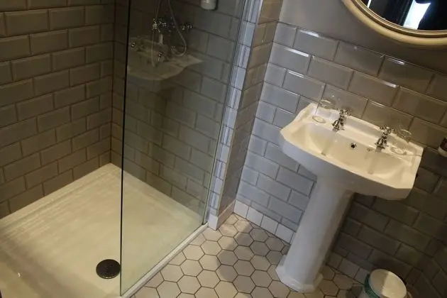 Standard Tek Büyük Yataklı Oda, Banyolu/Duşlu