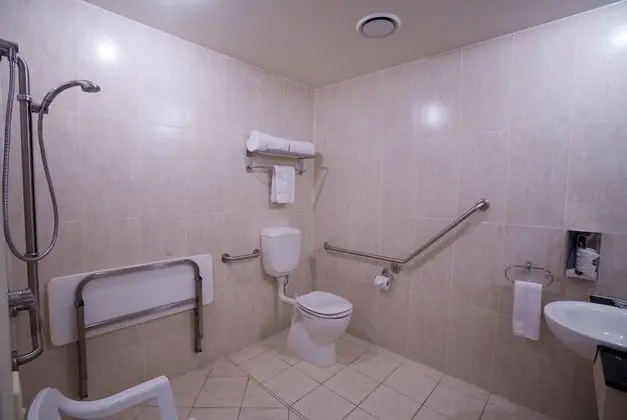 Standard Oda, Sigara İçilmez, Balkon (Redearth Disabled Room)