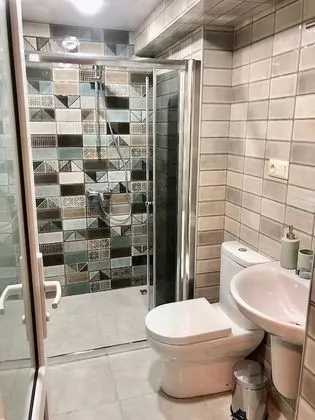 Basic Tek Büyük Yataklı Oda, 1 Çift Kişilik Yatak, Özel Banyo, Zemin Kat