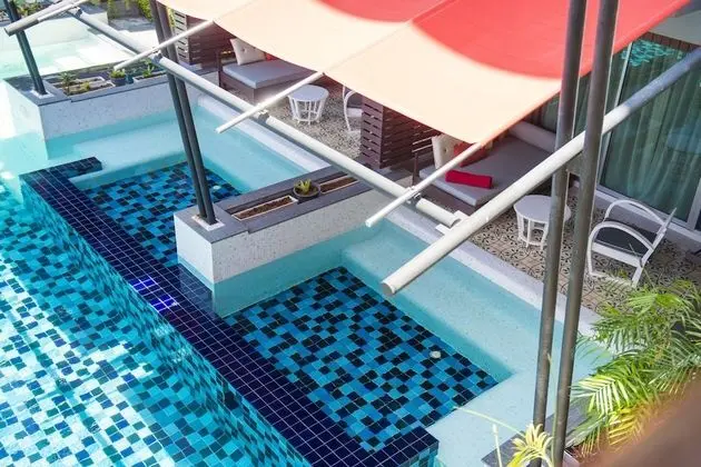 Deluxe Oda, Havuz Kullanımı