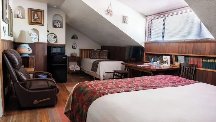 Deluxe Süit (Sunrise Suite 2nd floor, No Pets)