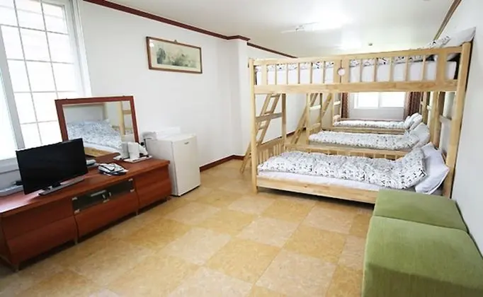 Ortak Ranzalı Oda, Sadece kadınlar için (6 people)