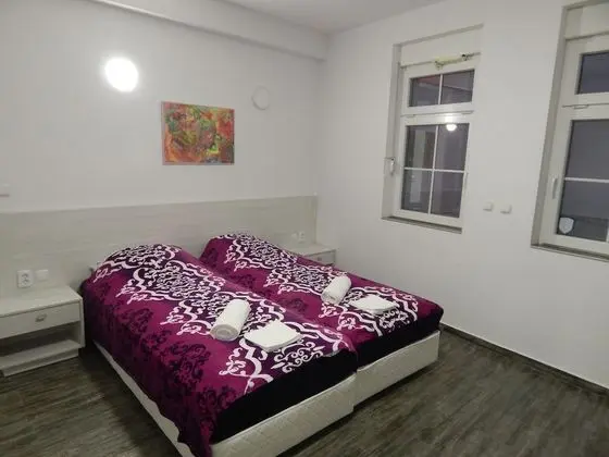 Business Oda (room 2 Lys)