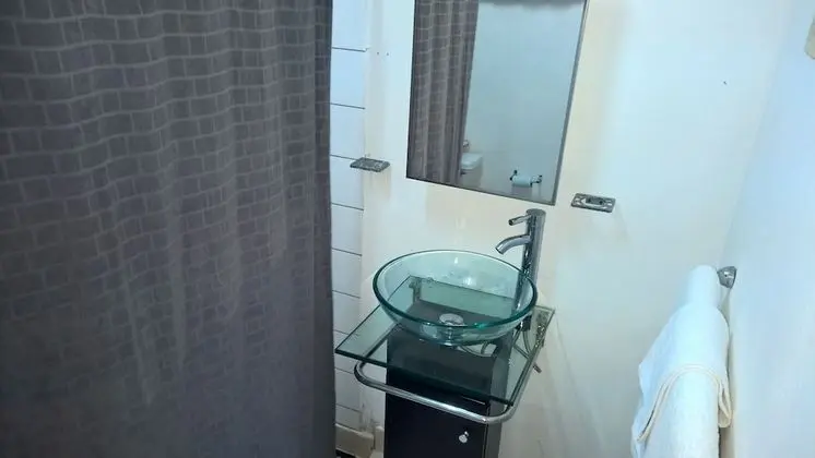 Ortak Ranzalı Oda, Ortak Banyo