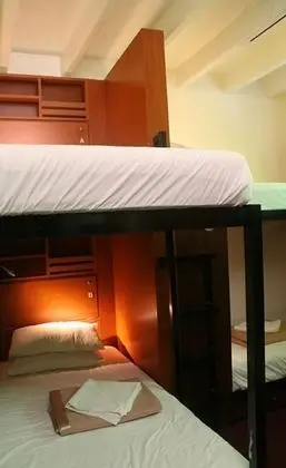 4 bed Female dorm