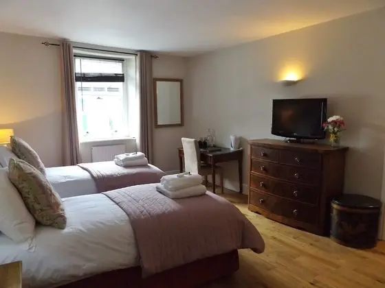 Tek Büyük veya İki Ayrı Yataklı Oda, Banyolu/Duşlu (Room 3)