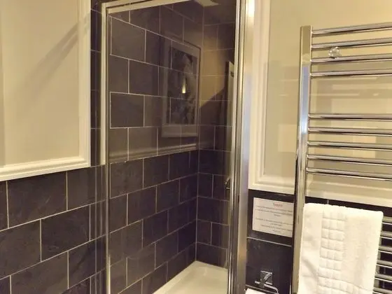 Tek Büyük veya İki Ayrı Yataklı Oda, Banyolu/Duşlu (Room 3)