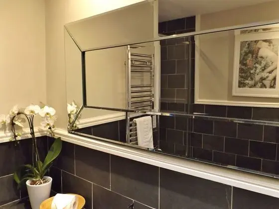 Tek Büyük veya İki Ayrı Yataklı Oda, Banyolu/Duşlu (Room 3)