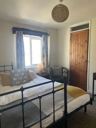 Kır Evi, Banyolu/Duşlu, Avlu Manzaralı (Cottage)