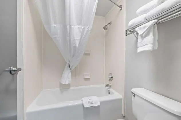 Premium Oda, 2 Büyük (Queen) Boy Yatak, Sigara İçilmez, Liman Manzaralı