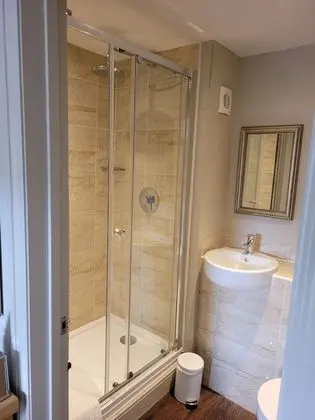 Tek Büyük Yataklı Oda, 1 Çift Kişilik Yatak