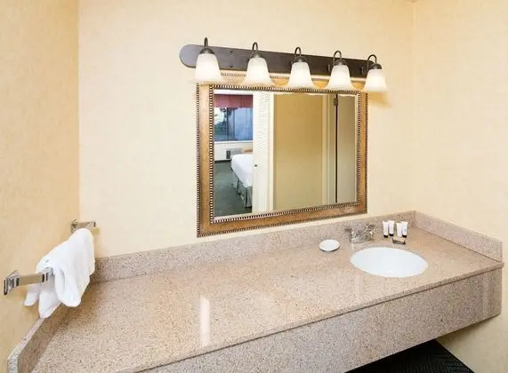 Standard Oda, 2 Büyük (Queen) Boy Yatak, Sigara İçilmez